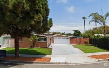 Building Photo - 2216 Anaheim Ave