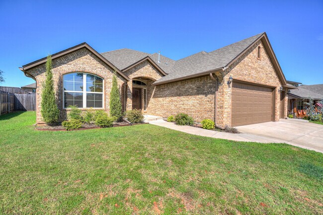 Foto del edificio - 1713 Pinewood Dr