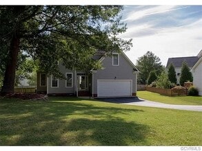 Building Photo - 8292 La Gorce Pl