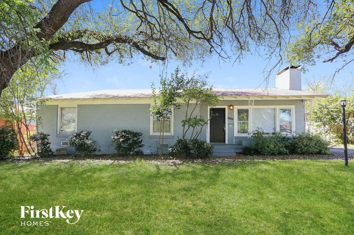 Primary Photo - 1624 Oakland Blvd
