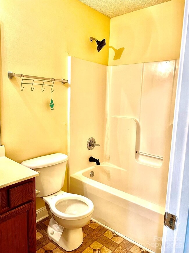 Foto del edificio - 905 Doris Ray Ct