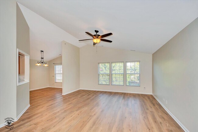 Foto del edificio - 1471 Crimson Ln