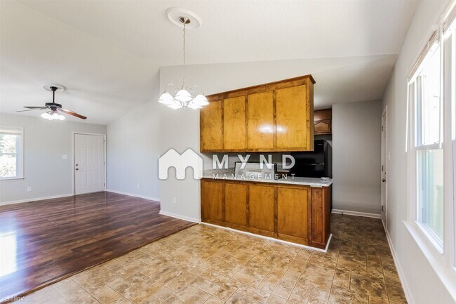 Foto del edificio - 3 br, 2 bath House - 109 Duff St