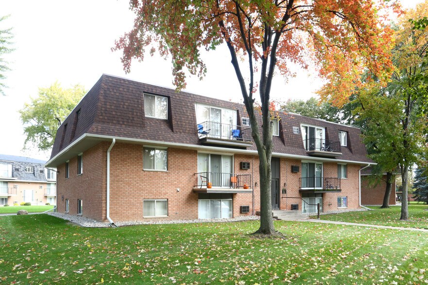 Clairemont Village Apartments & Townhomes - Alquileres en Saginaw, MI | Apartamentos.com