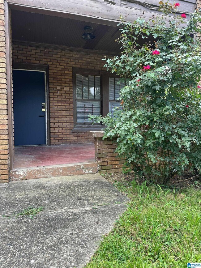 Foto del edificio - 1229 8th Ave W