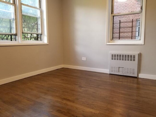 Foto del edificio - 2 bedroom in BRONX NY 10471