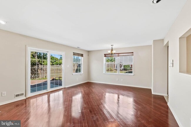 Foto del edificio - 401 Hazelwood Ln