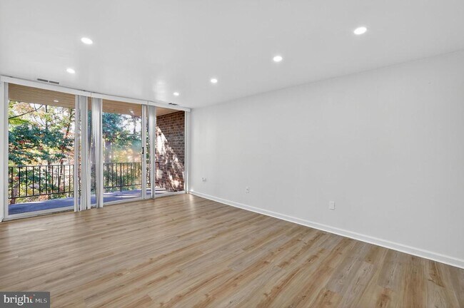 Foto del edificio - 8481 Greenbelt Rd