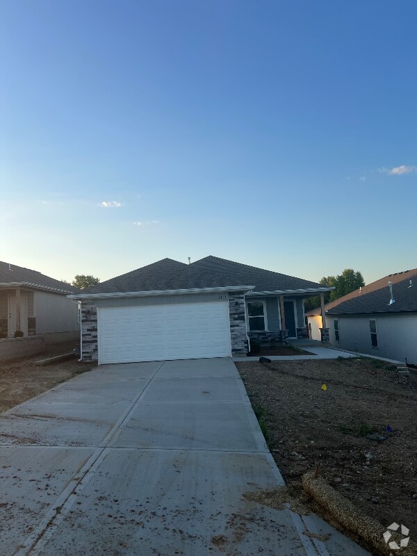 Building Photo - 2113 Brook Ridge Ct