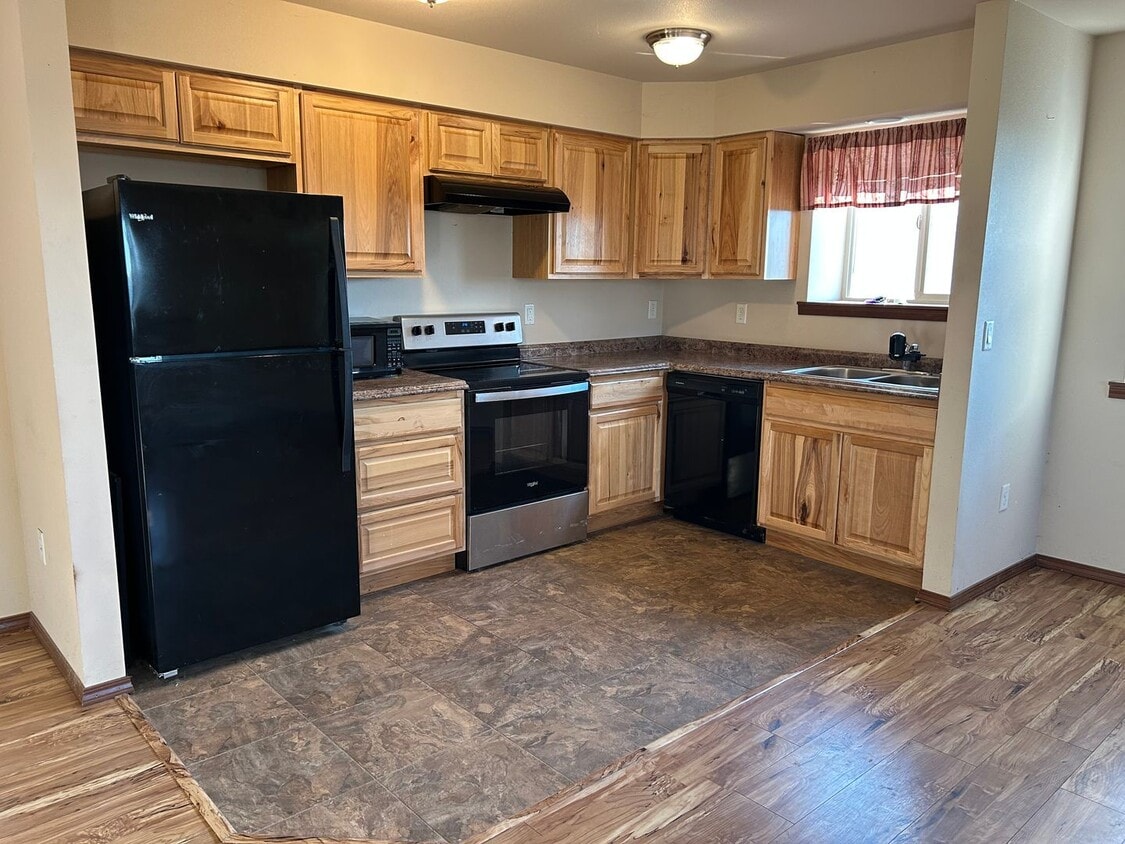 Primary Photo - Newer 2 Bedroom 1 Bathroom with a View