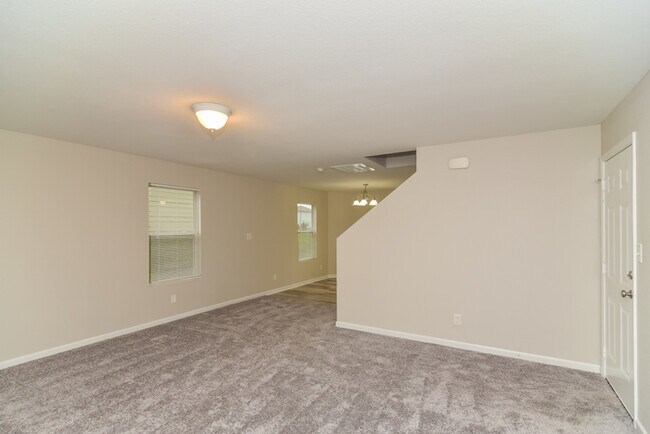 Building Photo - 130 Dormont Dr NE