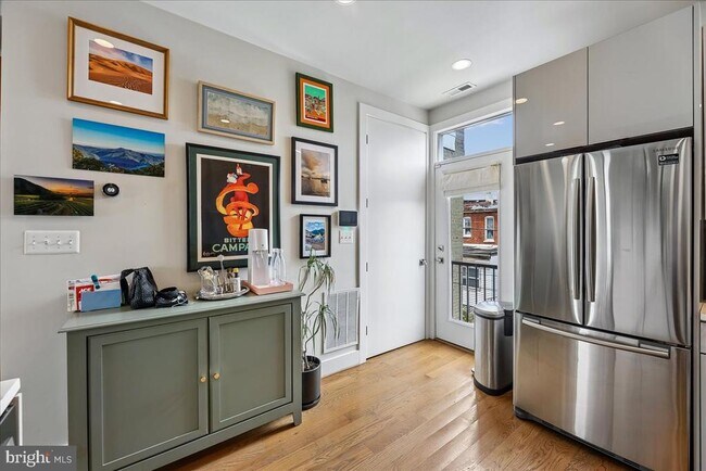 Foto del edificio - 619 Harvard St NW