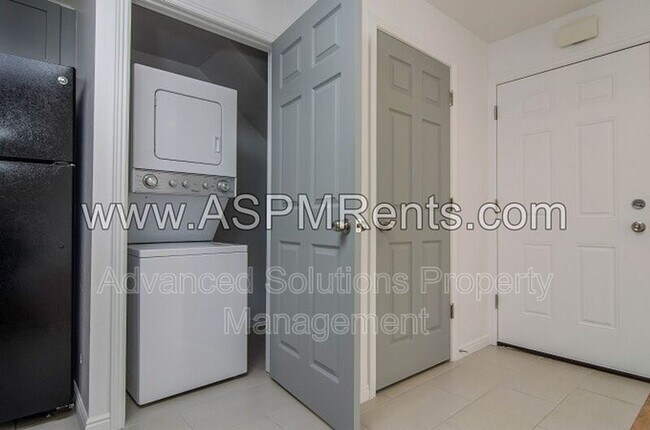 Foto del edificio - 619-623 E 5th Ave