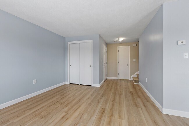 Foto del edificio - 73 Kennedy Dr