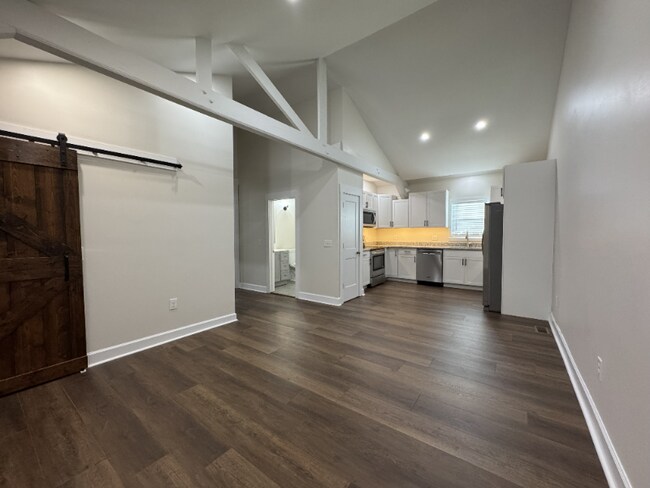 Foto del edificio - 632 Graham St