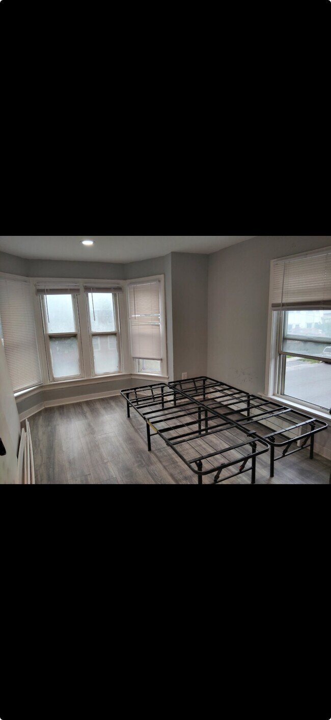 Foto del edificio - 5157 N Catherine St