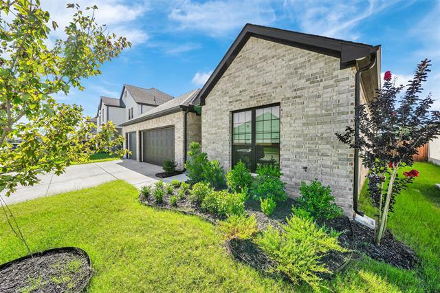 Building Photo - 260 Lakeside Dr
