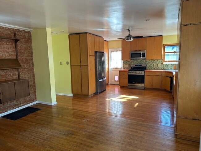 Foto del edificio - 4680 College View Ave