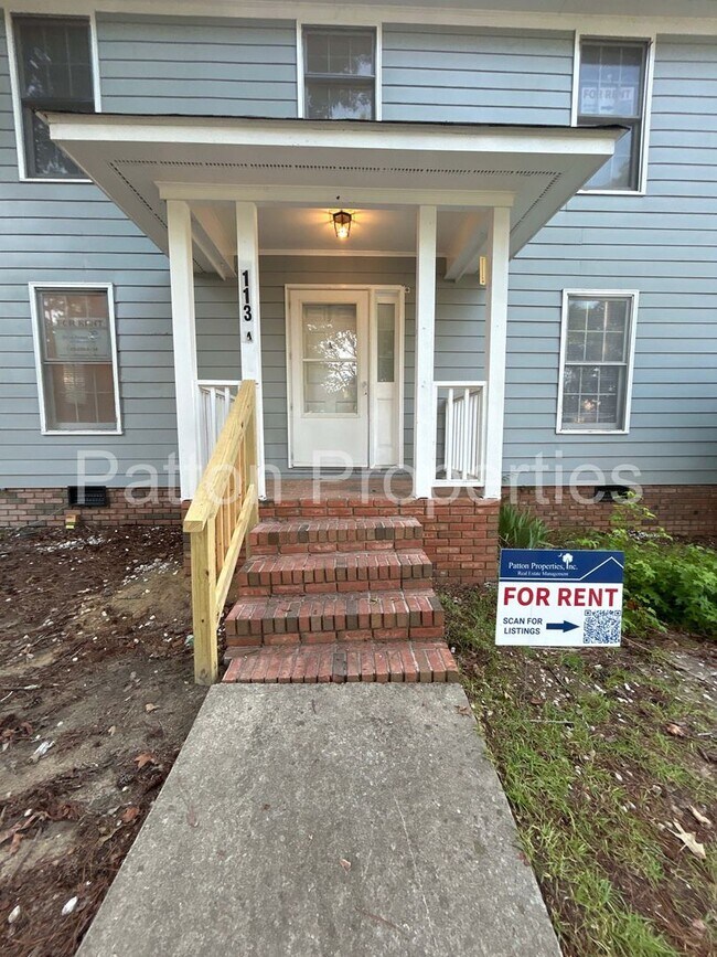 Foto del edificio - 113 Misty Oak Rd