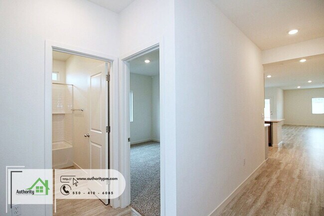 Foto del edificio - 2843 Hopkins Ave