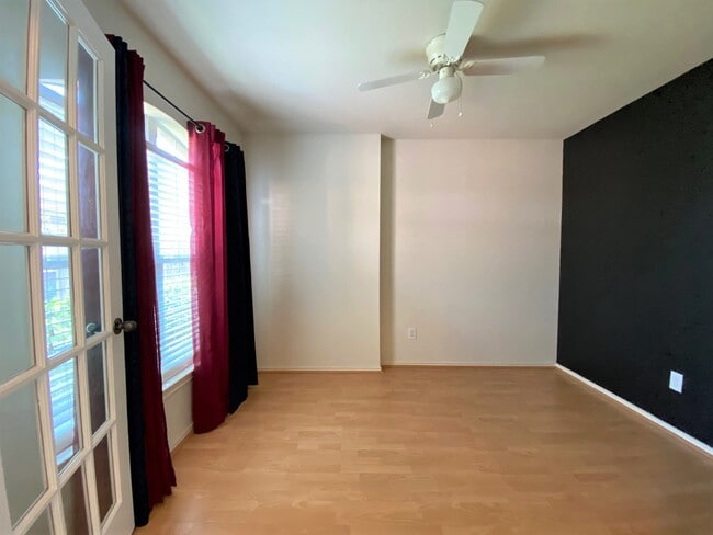 Building Photo - 5739 Rose Rock Canyon Dr