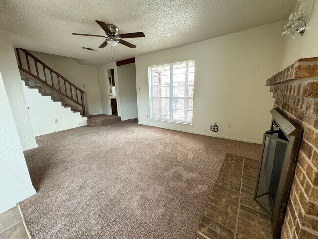 Foto del edificio - 1307 Covey Ln