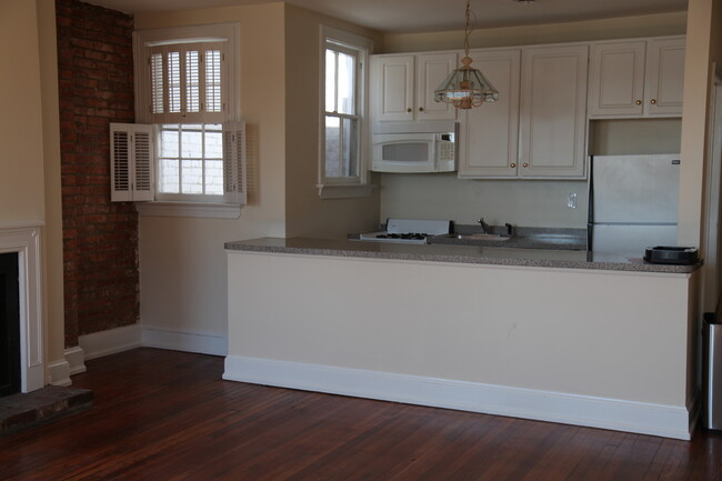 Kitchen - 3420 R St NW