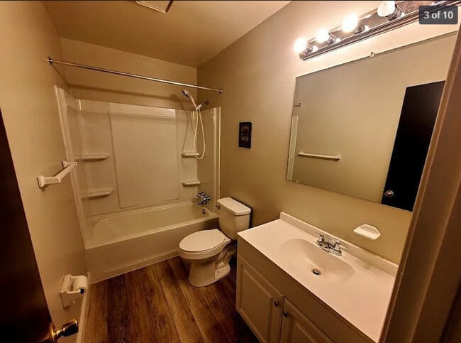 Building Photo - 2205 Bowlin Ct