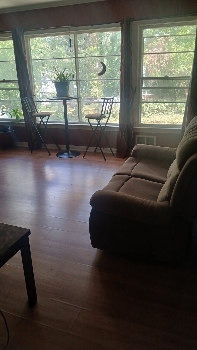Foto del edificio - 10423 Knollwood Dr