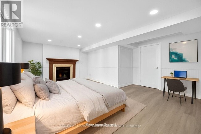 Building Photo - 1422 Summerhill Crescent