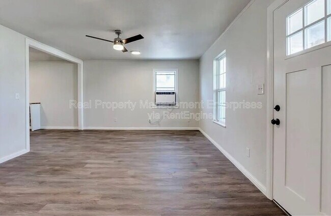 Foto del edificio - 230 SE 50th St