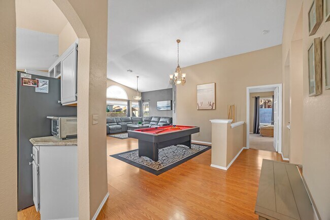 Building Photo - BEAUTIFUL SINGLE SOTRY 3 BEDROOM HOME IN L...