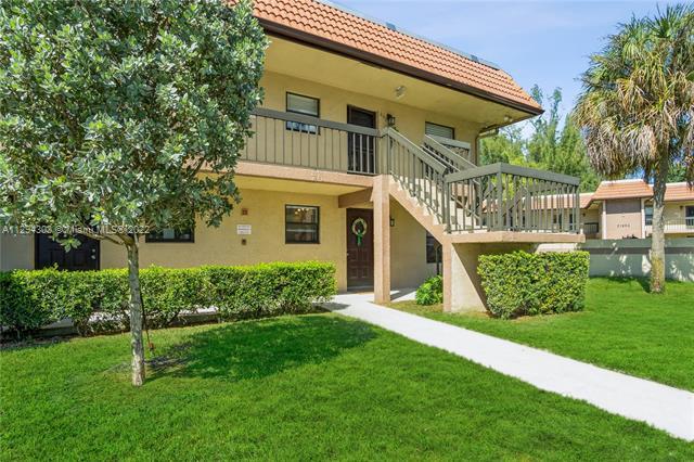 Primary Photo - 21915 Lake Forest Cir