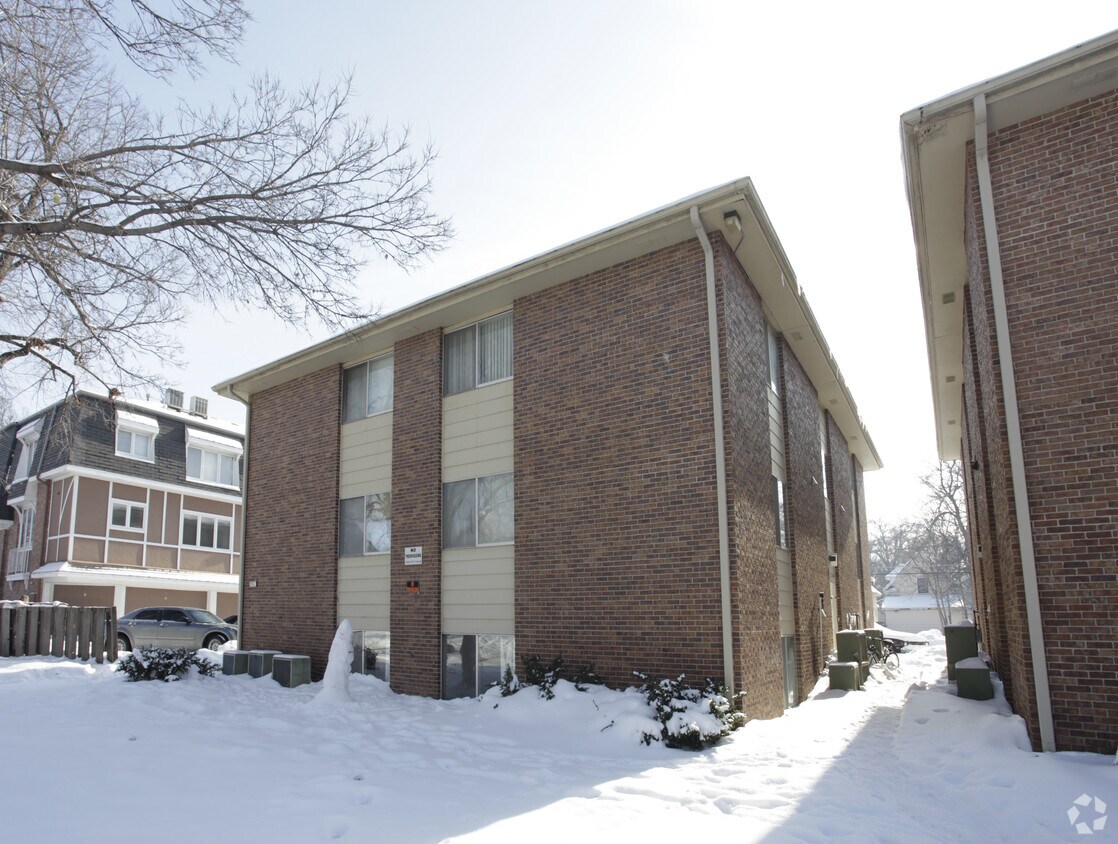 Primary Photo - 1129 E St