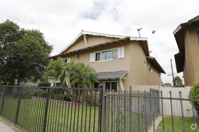 Building Photo - 8641 Cerritos Ave