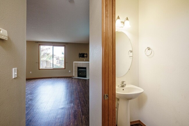 Building Photo - 3 bedroom 2.5 Bath - On Dead End Street - Low Maintenance Fenced Yard - Community Center with Swi...