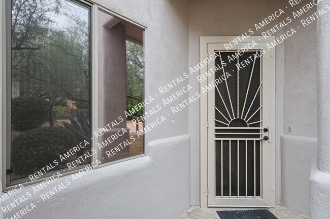 Foto del edificio - 7402 Hum Rd