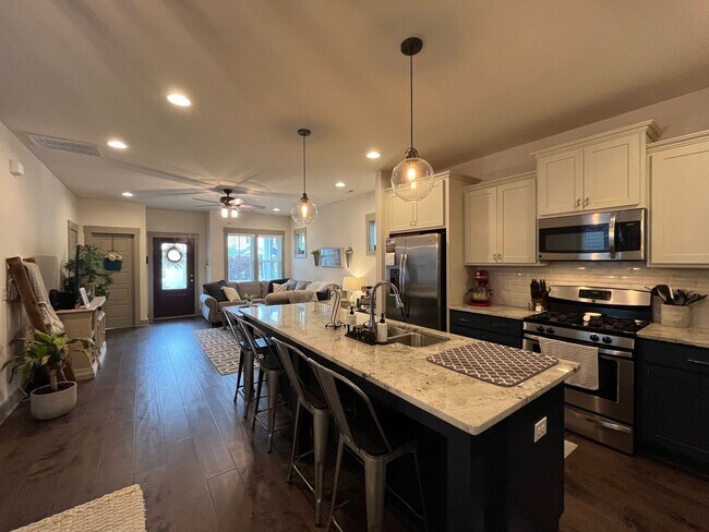 Building Photo - Incredible 3BD, 2.5BA Home in Wendell Fall...