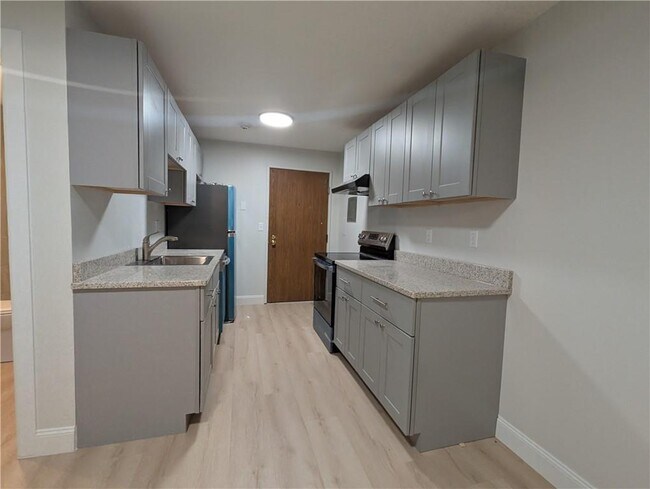 Foto del edificio - 420 Woodward Rd