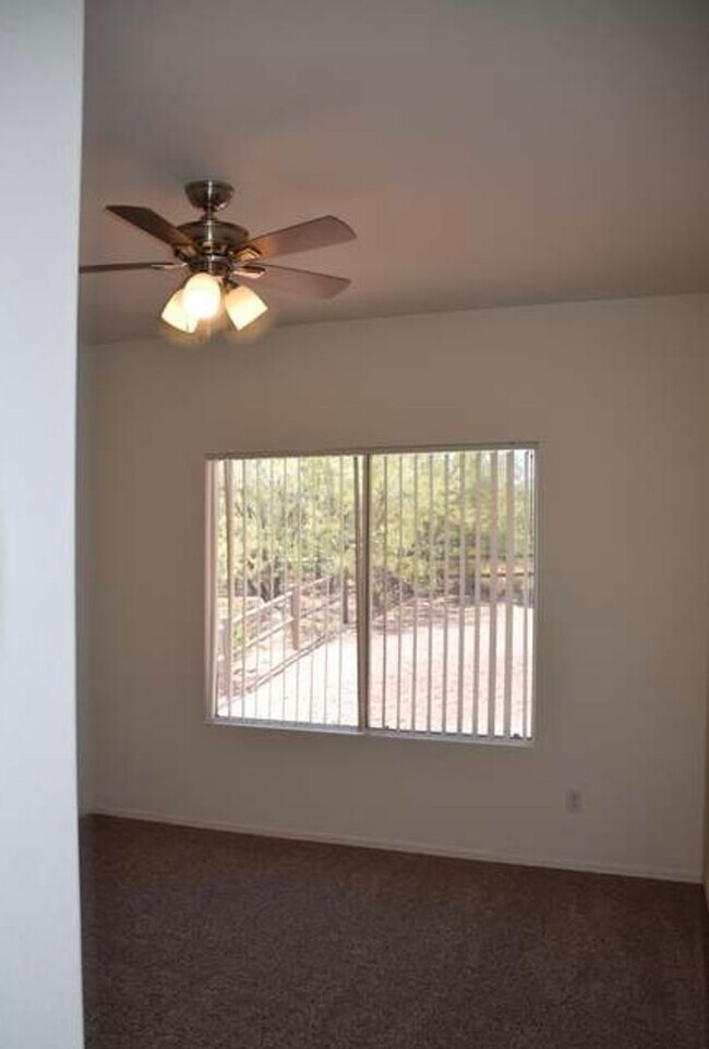 Foto del edificio - 3 Bed 2 Bath Available Now!! Contact Prope...