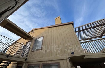 Building Photo - 4052 W Meadow Ave
