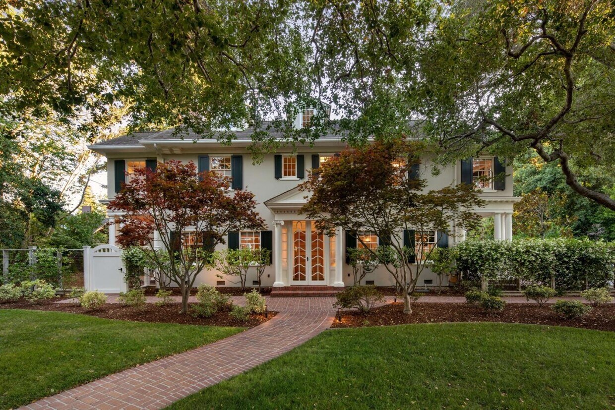 Foto principal - 1650 Waverley St