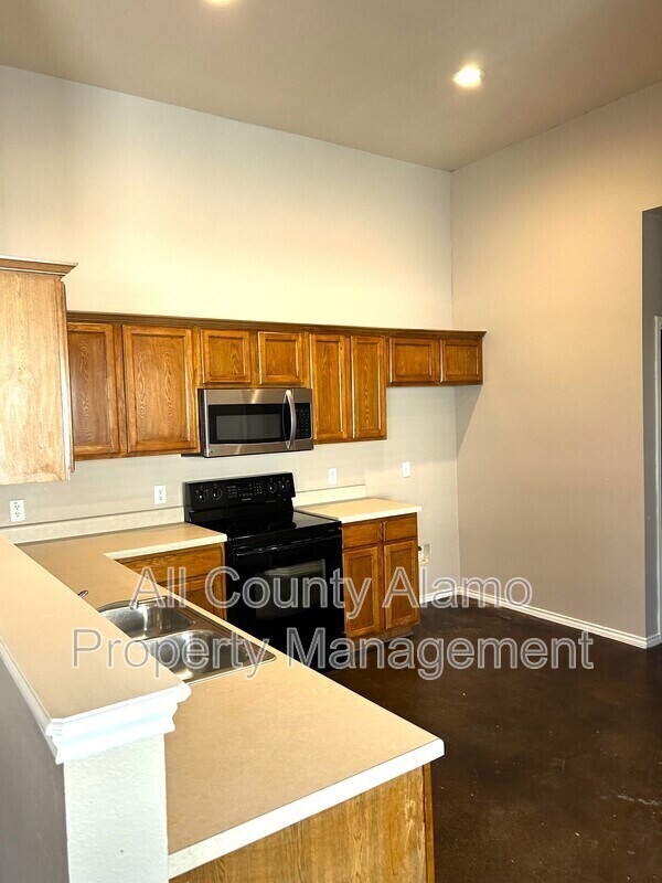 Foto del edificio - 5723 Golf Heights