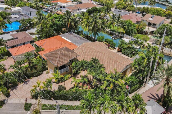 Building Photo - 1155 S Biscayne Point Rd