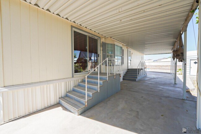 Foto del edificio - 12734 E 34th St