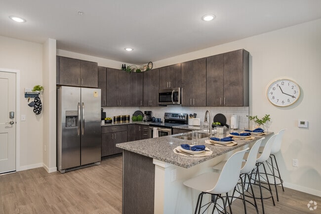 2BR,2BA - Kitchen - Quest
