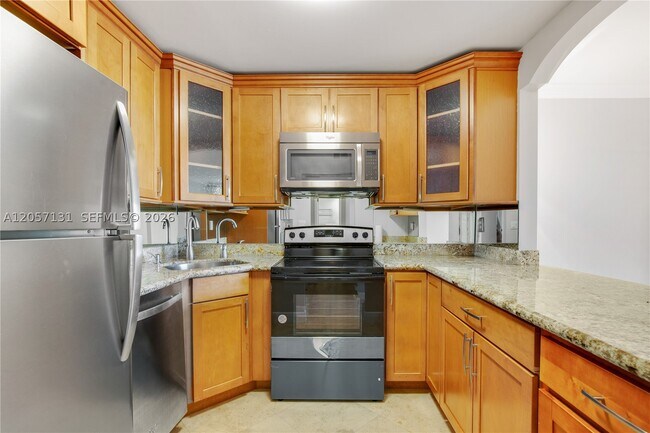 Building Photo - 13120 SW 92nd Ave