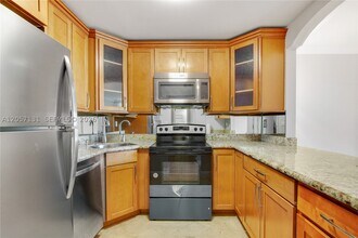 Building Photo - 13120 SW 92nd Ave