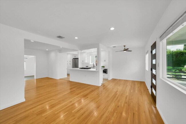 Building Photo - 17240 Archwood St