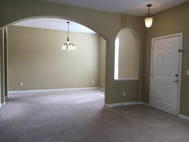 Building Photo - 9805 Portofino Dr